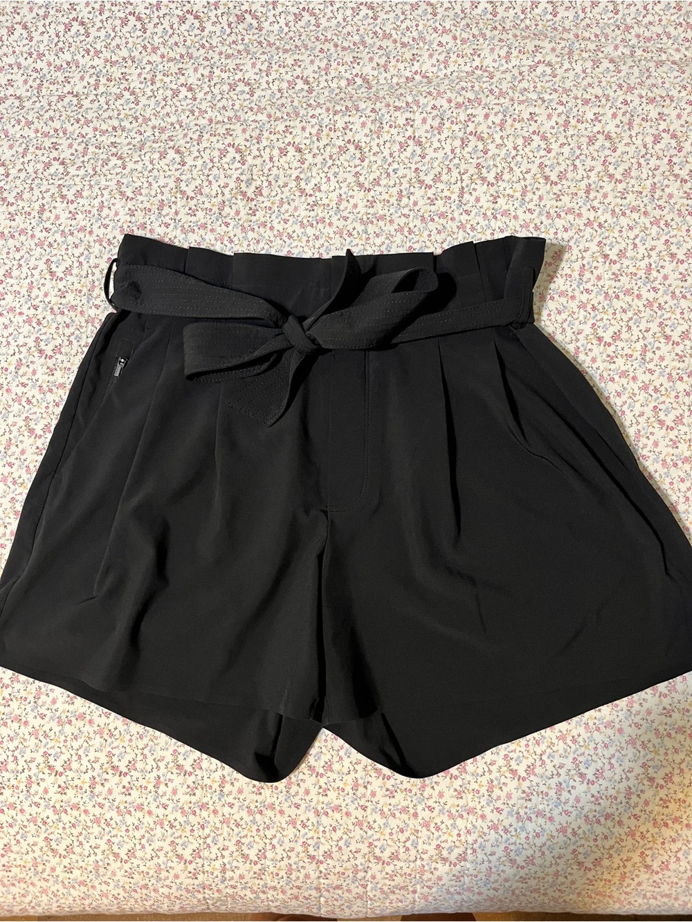 Athleta Skyline Short II High-Waist Black Paperbag Shorts with Tie Belt. Size 10